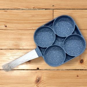 Pancake pan/egg pan with small spatula